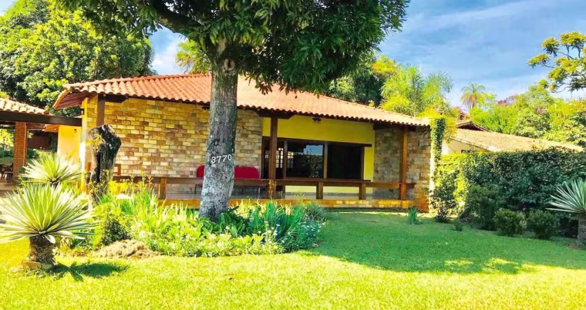 OPORTUNIDADE ÚNICA: Casa linear na orla da lagoa central de Lagoa Santa