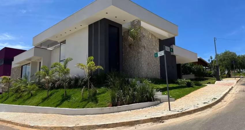 Maravilhosa casa em Condomínio Gran Royalle