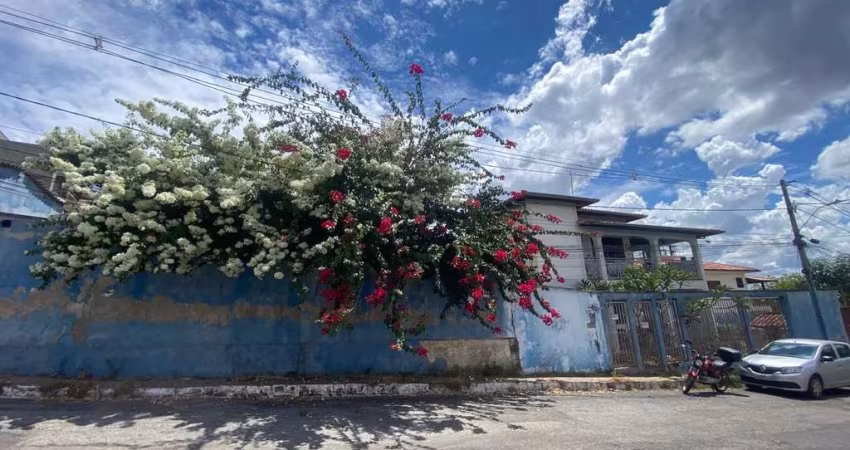 Excelente casa bem localizada no Jardim Ipe