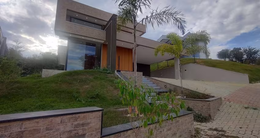 Linda Casa com Área de Lazer Completa!