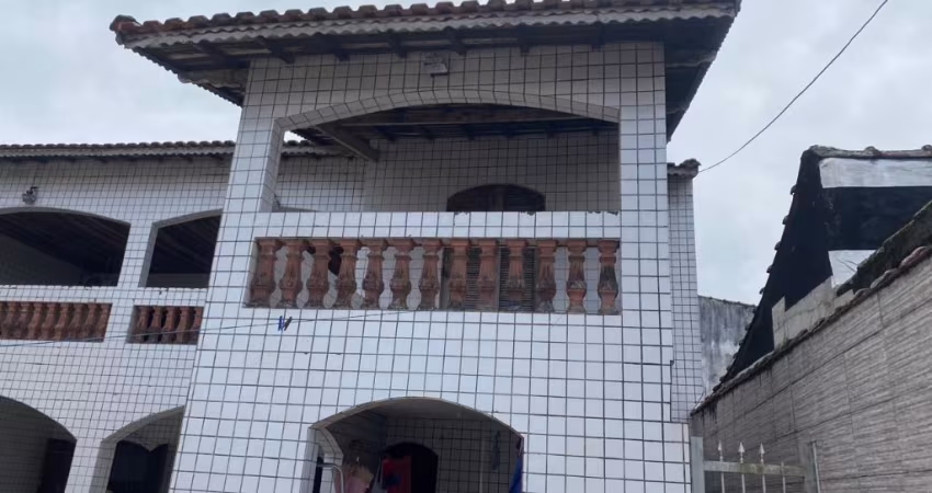 Sobrado 5 dormitórios no Tude Bastos