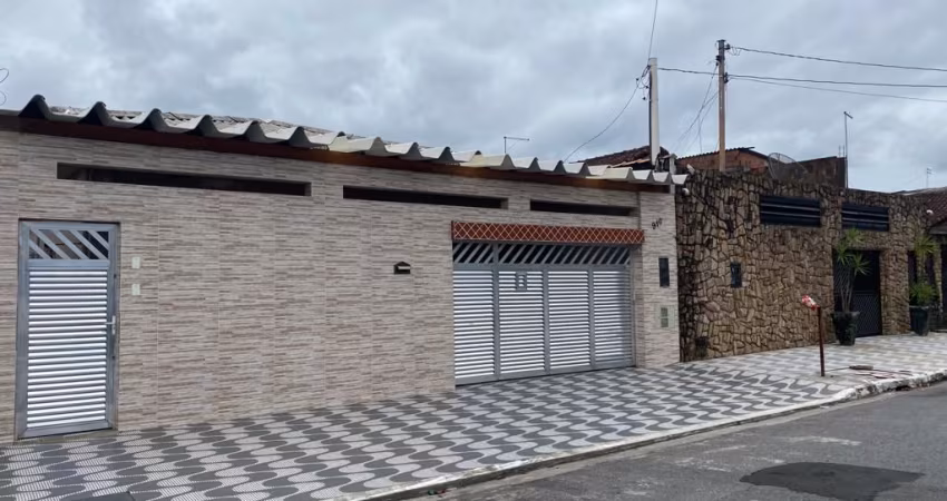 Casa linda na Vila Antártica Praia Grande
