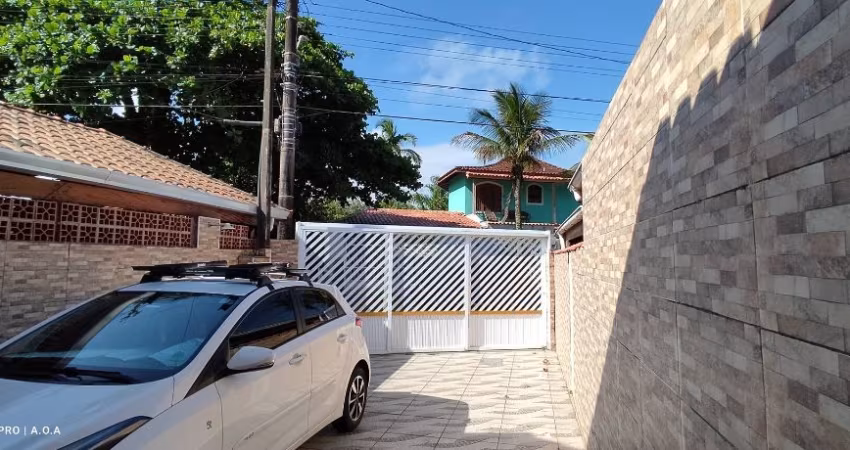 Linda casa pertinho da praia no Jardim Real