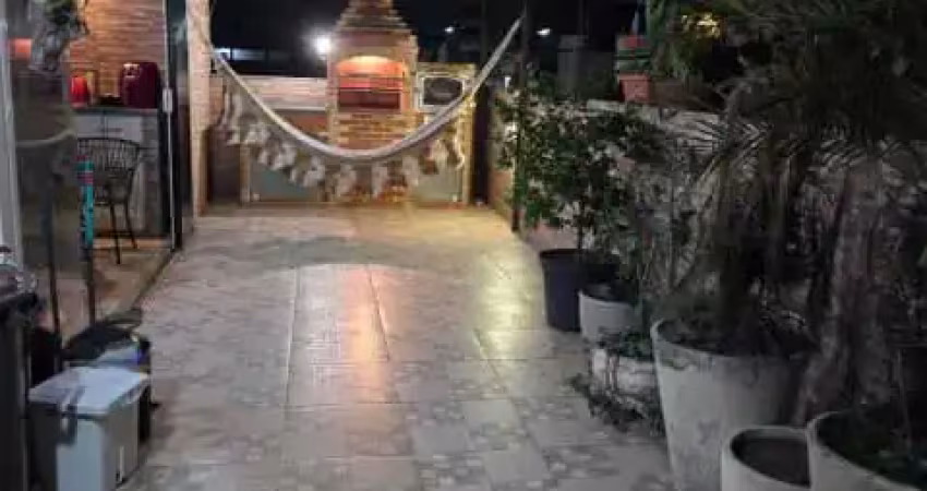 Casa com 2 quartos à venda na Rua Ferreira Cantão, Irajá, Rio de Janeiro