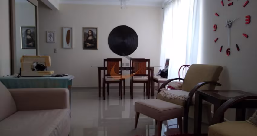 Sobrado Triplex 03 dormitórios e 02 vagas de garagem - Marapé - Santos