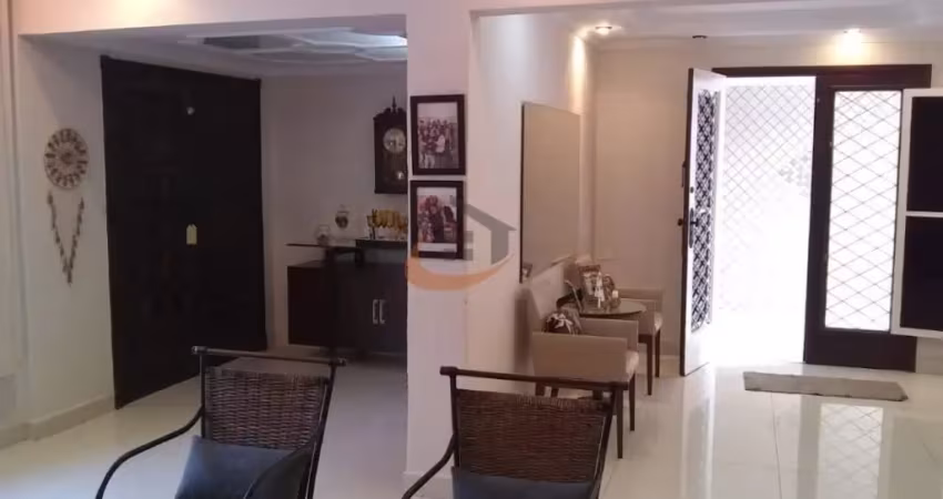 Sobrado espaçoso 04 dormitórios com quintal e  edícula á venda no macuco - santos