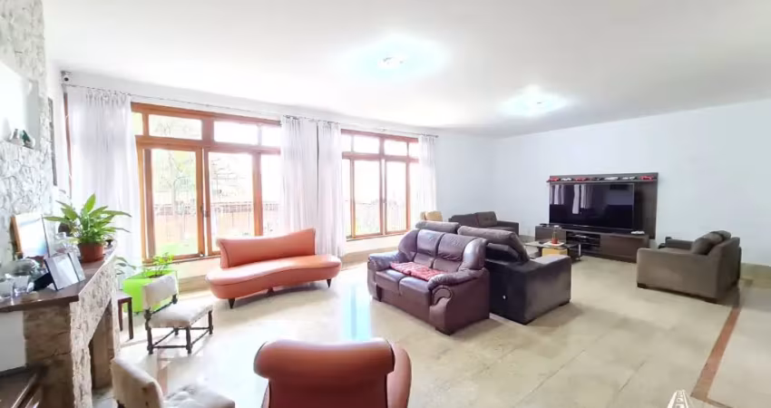 Vendo ou Alugo Belíssima Casa no Planalto Paulista com 300m²