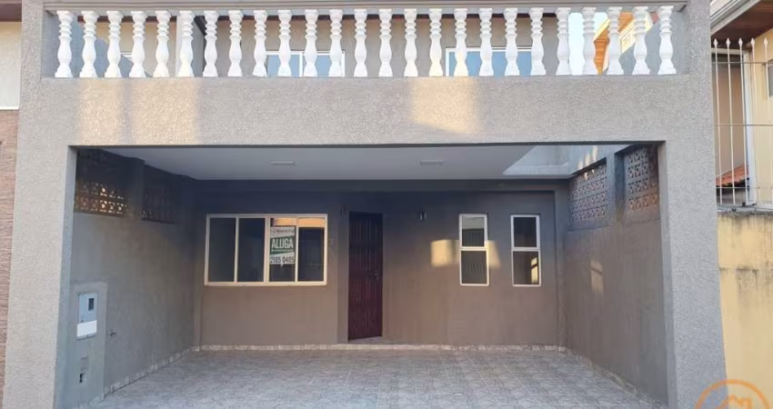 Sobrado com 3 quartos  para alugar, 100.00 m2 por R$2390.00  - Alto Boqueirao - Curitiba/PR