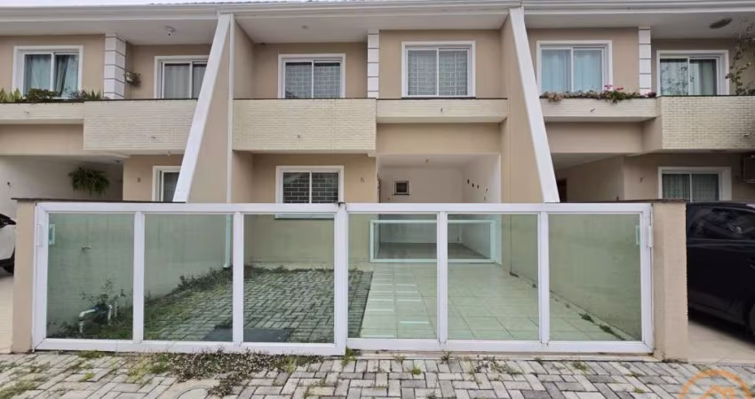 Sobrado com 3 quartos  para alugar, 105.20 m2 por R$3000.00  - Fanny - Curitiba/PR