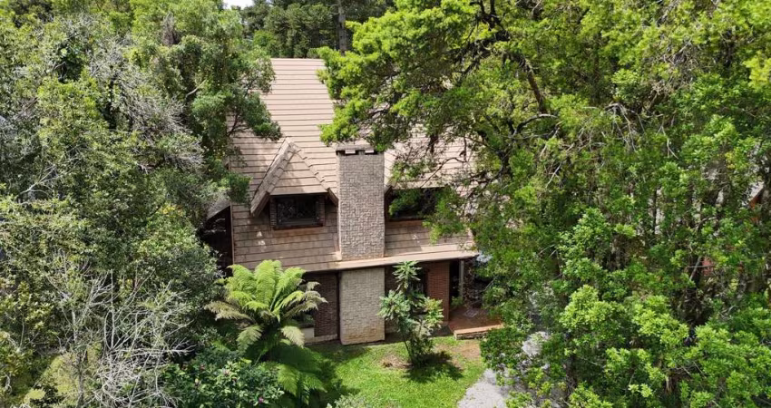 Casa para Venda no bairro Vila Suzana em Canela, 4 quartos sendo 3 suítes, 2 vagas, 337 m² de área total, 337 m² privativos,