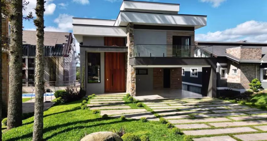 Casa para Venda no bairro Centro em Canela, 3 quartos sendo 3 suítes, 2 vagas, 492 m² de área total, 492 m² privativos,