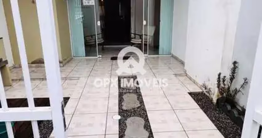 Casa com 2 quartos à venda na Pedro Bencz (Rua 3100), 465, Itacolomi, Balneário Piçarras