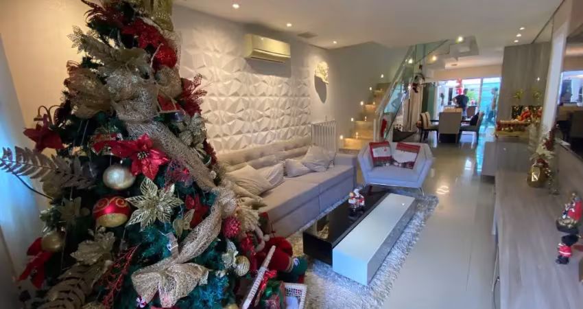 Casa Duplex à venda em condomínio no Eusébio