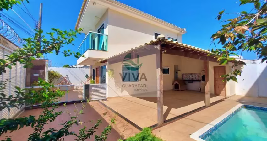 Casa duplex composta por 3 quartos com área de lazer completa á venda no itapebussu,  guarapari-es - realize negócios imobiliários.