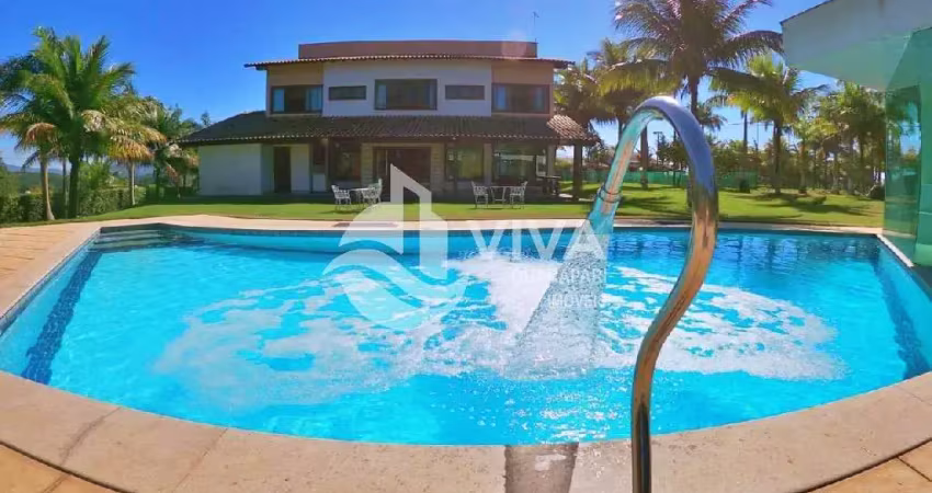Casa duplex em condomínio composto por 5 suítes com área de lazer á venda no bairro lameirão, guarapari-es  - realize negócios imobiliários.