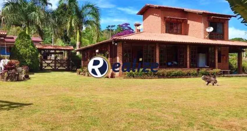 Sítio composto por 4 quartos com área gourmet completa  à venda em pedra azul, domingos martins - realize negócios imobiliários.