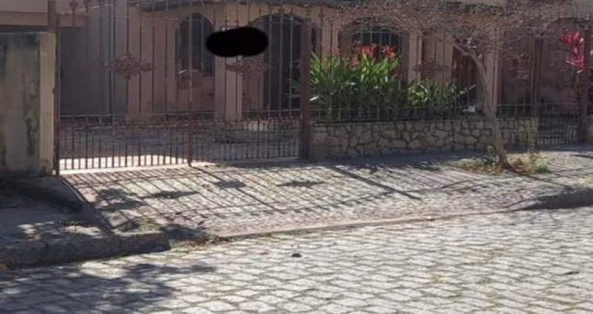 Casa para Venda em Cabo Frio, Passagem, 2 dormitórios, 1 suíte, 2 banheiros, 2 vagas