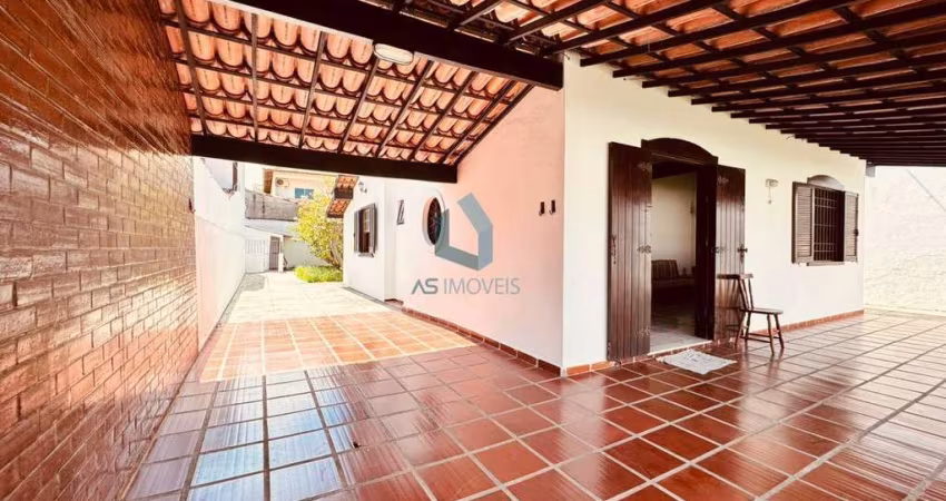 Casa para Venda em Cabo Frio, Jardim Excelsior, 2 dormitórios, 1 suíte, 2 banheiros, 2 vagas