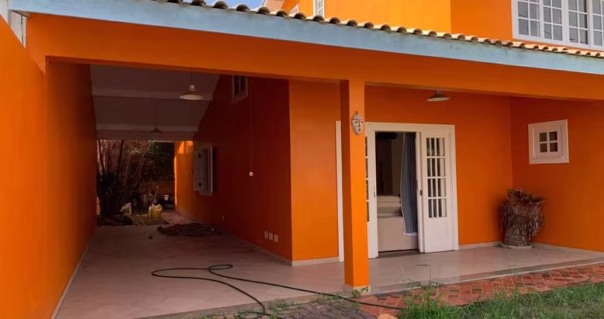 Casa em Condomínio para Locação em Cabo Frio, Praia Do Siqueira, 6 dormitórios, 2 suítes, 3 banheiros, 2 vagas