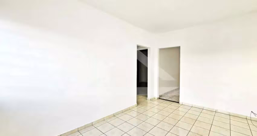 Casa térrea de 207m² de área terreno e 73m² de área construída para locação, próximo a rua adalberto pajuaba - bairro sumarezinho, ribeirão preto/sp.