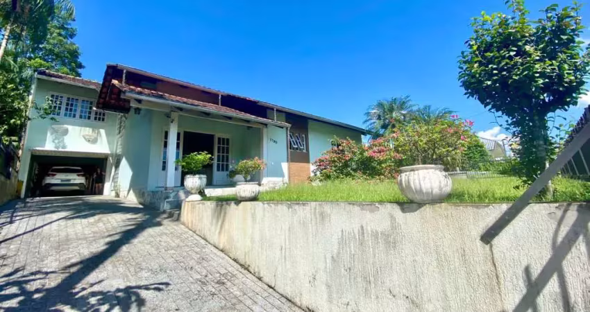 Casa com 3 dormitórios à venda no bairro centro em timbó/sc