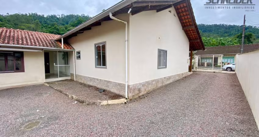 Casa com 3 dormitórios à venda no bairro Centro em Rodeio/SC