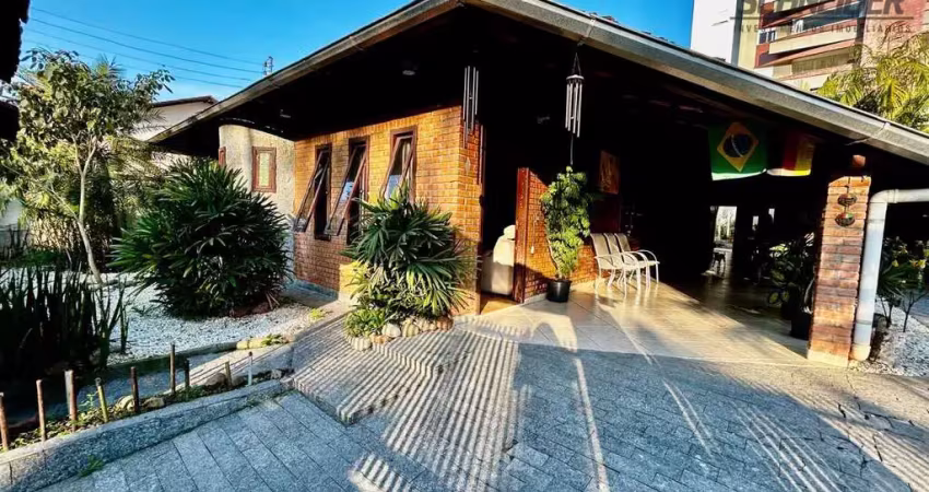 Casa com 3 dormitórios à venda no bairro Imigrantes em Timbó/SC