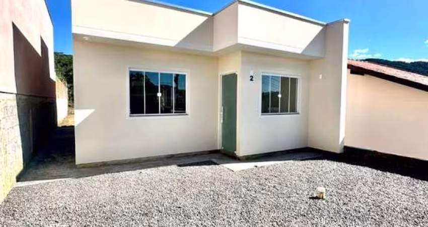 Casa com 2 dormitórios à venda no bairro Araponguinhas em Timbó/SC
