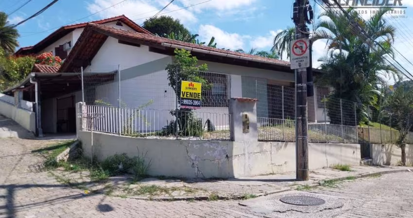 Casa com 3 dormitórios à venda no bairro Água Verde em Blumenau/SC
