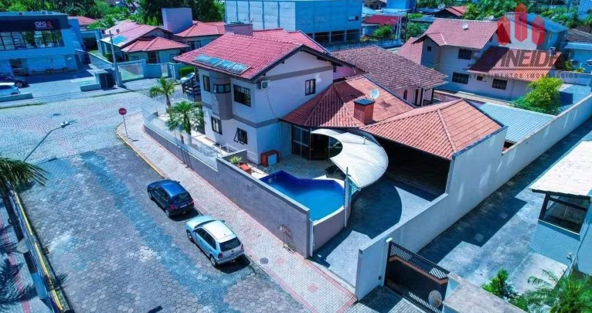 Casa com 3 dormitórios à venda no bairro Estados em Indaial/SC