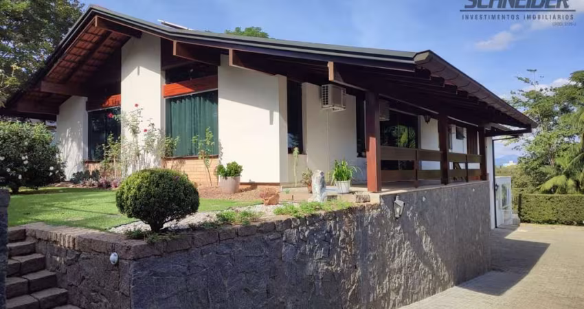 Casa com 3 dormitórios à venda no bairro Centro em Timbó/SC