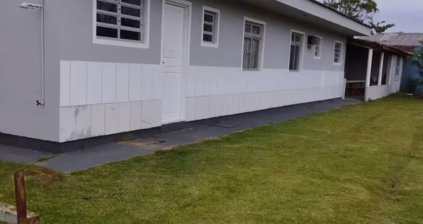 Barbada ! Amplo terreno com duas kitinetes a 300 metros do mar