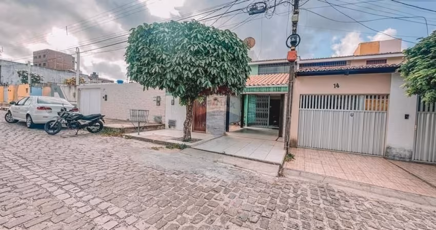 Linda Casa Duplex 3/4  Sendo Suítes em Nova Parnamirim