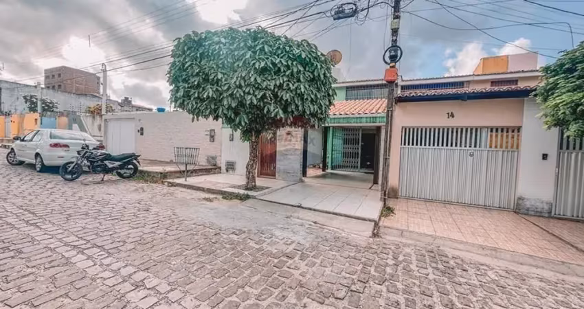 Linda Casa Duplex 3/4  Sendo Suítes em Nova Parnamirim