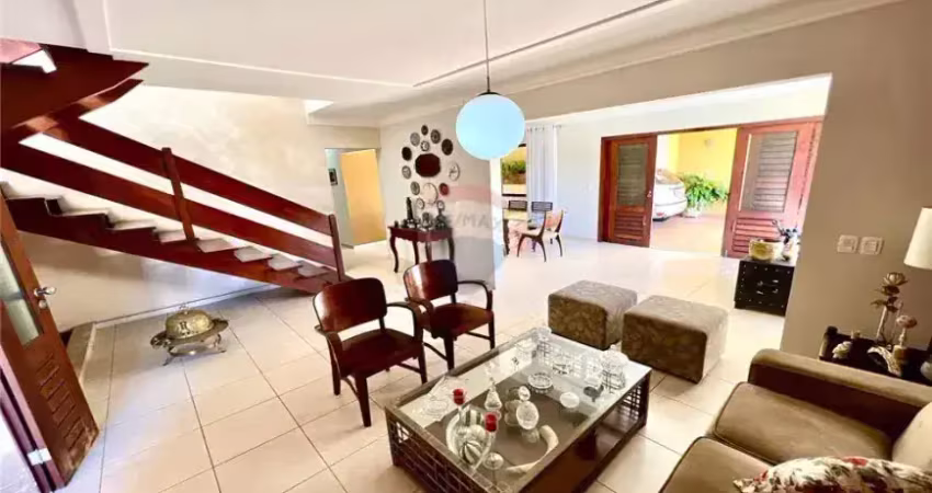 Belíssima casa 7/4 sendo 05 suítes 530m² - ponta negra