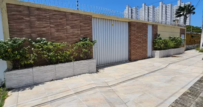 02 casas independentes em terreno 6/4 c/ 450m² em capim macio