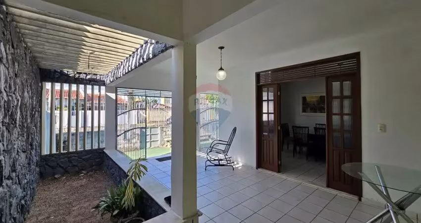 Casa 4/4 sendo 2 suites na melhor localização da cohabinal