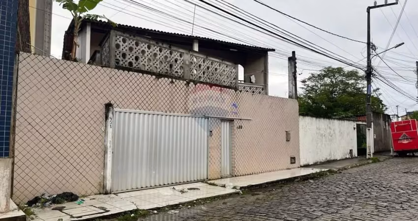 Casa duplex 8/4 com kitnet a 500m da praia de ponta negra