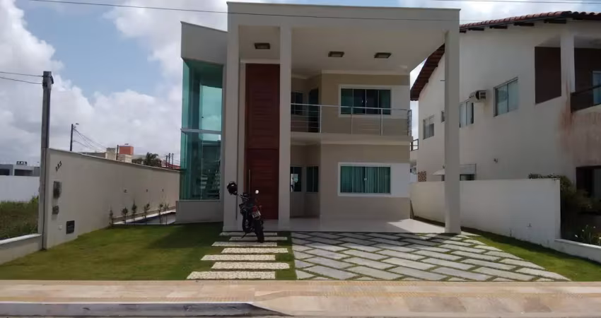 Belíssima casa 4/4 sendo 03 suítes no condomínio green club i