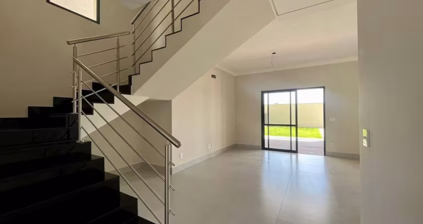 Sobrado à Venda no Condomínio Fechado – R$ 1.580.000,00. Localização: Bairro Vila do Golf, Ribeirão Preto - SP.