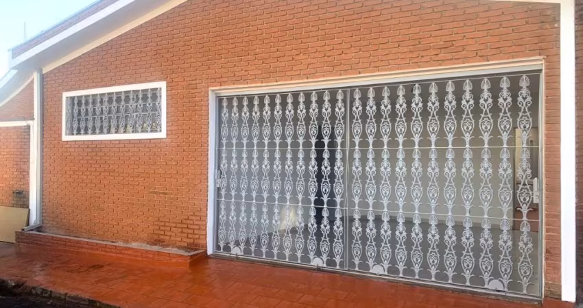 Casa à Venda  – R$ 420.000,00. Localização: Sumarezinho, Ribeirão Preto - SP.