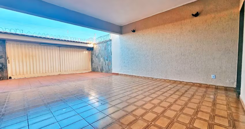 Sobrado à Venda  R$ 550.000,00. Localização: Parque dos Bandeirantes, Ribeirão Preto - SP.