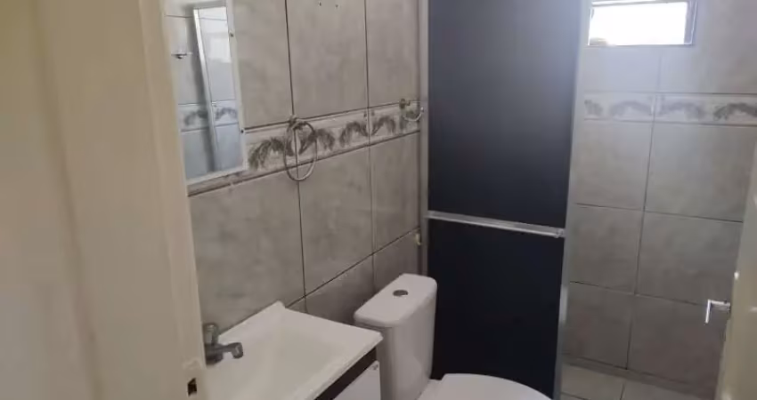 Casa com 2 quartos para alugar na Rua Guarai, 27, Campo Grande, Rio de Janeiro