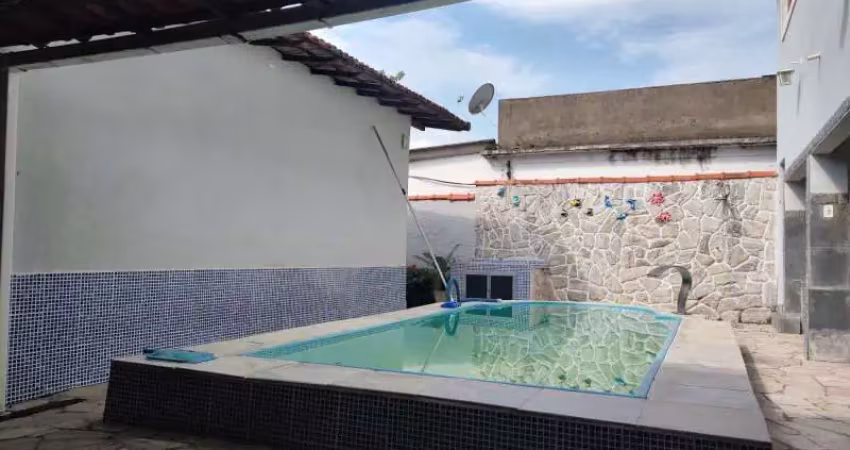 Casa com 2 quartos para alugar na Rua Vicente Perrota, 290, Guaratiba, Rio de Janeiro
