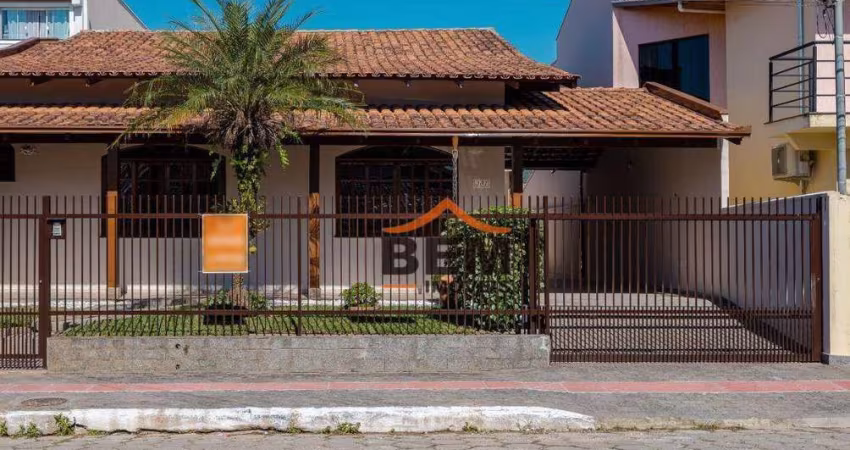 Casa com 4 dormitórios à venda, 312 m² por R$ 1.300.000,00 - São Judas - Itajaí/SC