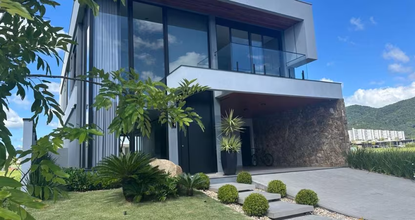 Casa Alto Padrão no Condomínio Reserva da Pedra