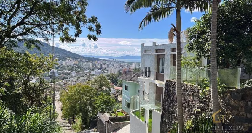Terreno à venda no bairro Pantanal - Florianópolis/SC