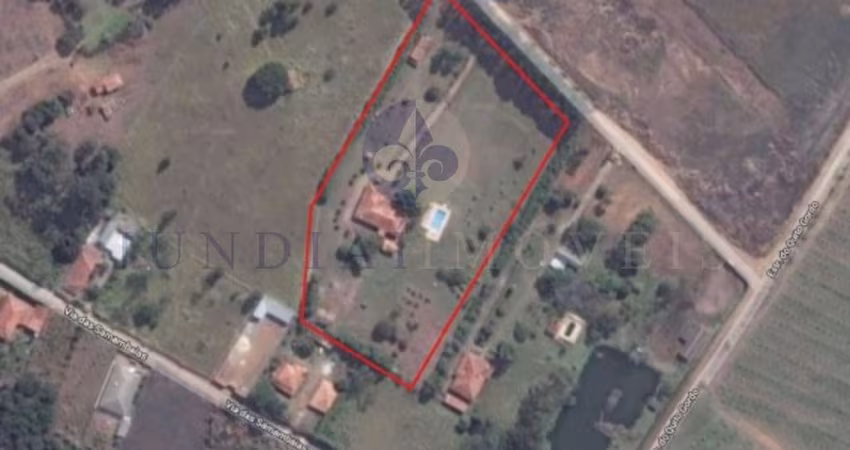 EXCELENTE ÁREA À VENDA NO BAIRRO PINHAL EM CABREÚVA - 17.509,00 m², totalmente plano com uma ótima casa de 351 m², piscina.