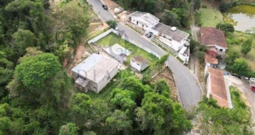 Chácara à venda no jardim copacabana em jundiaí - te 2.450 m². localizada ao pé da serra do japi  em um dos locais mais tranquilos e belos da região