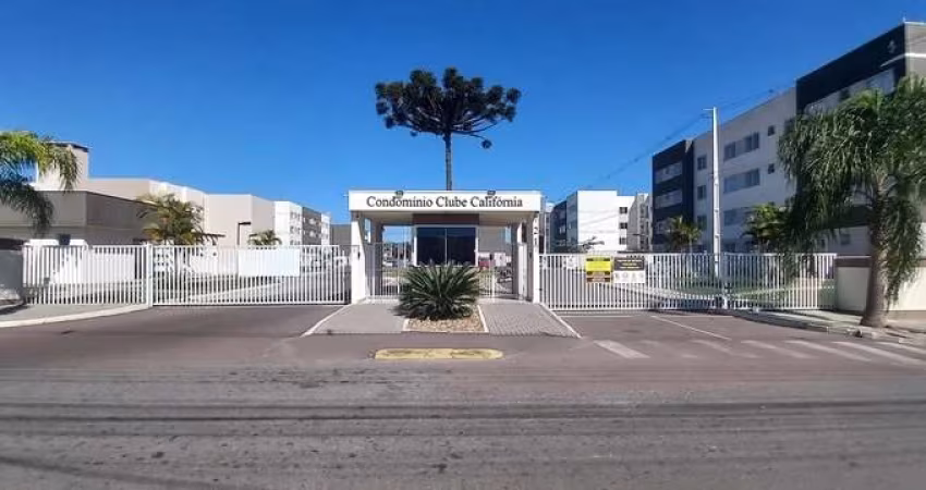 Apartamento á venda em Condomínio Clube